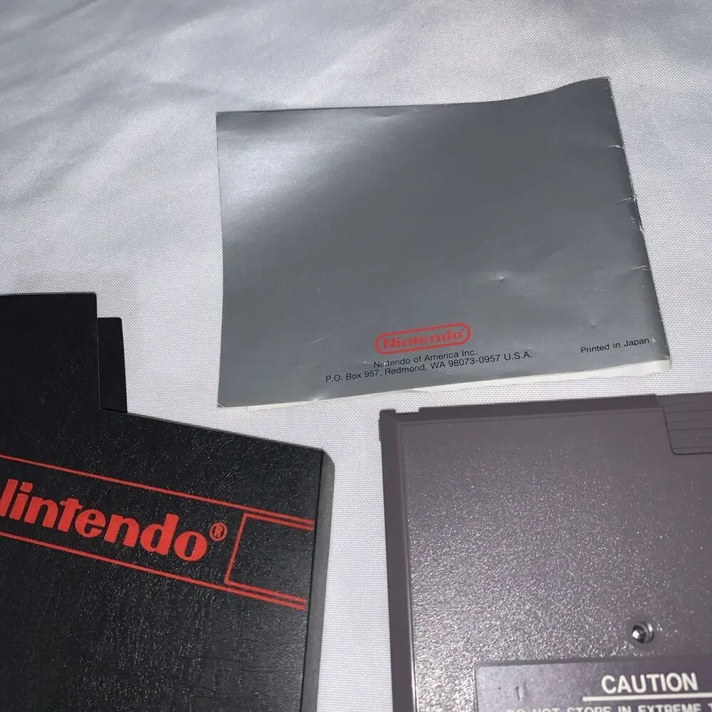 Metroid NES Nintendo Game  (Nintendo Entertainment System, 1987) Manual & Case